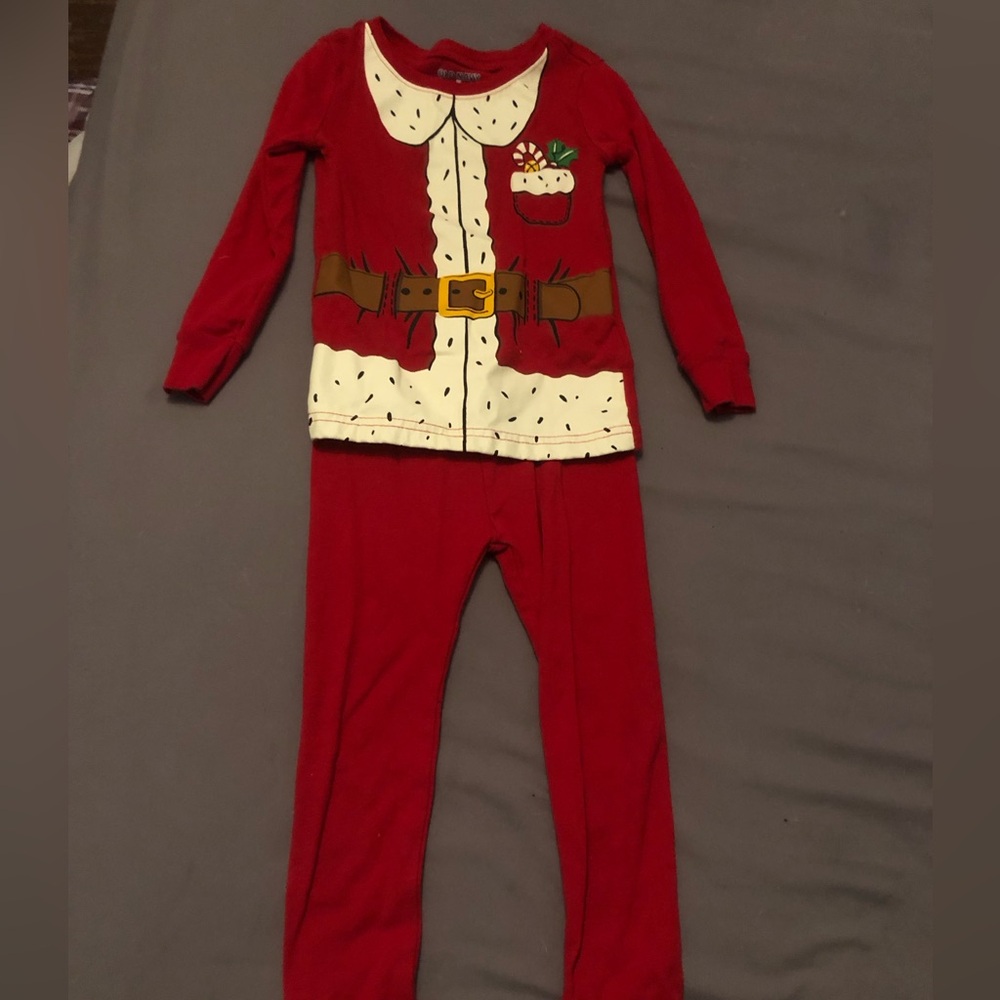 Old Navy Red and Cream Graphic Pajama Top